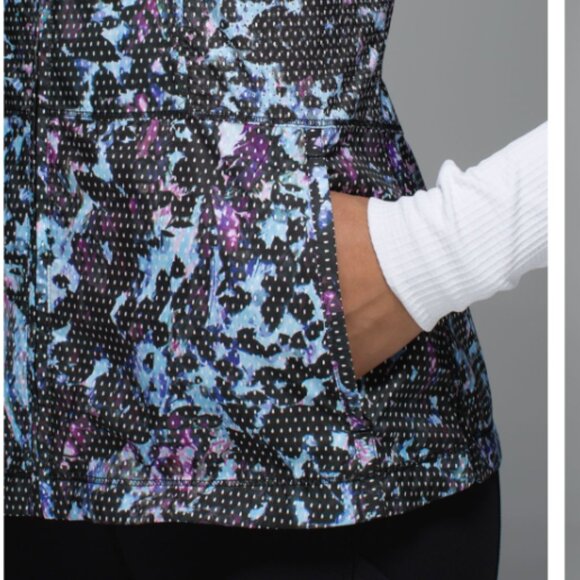 Lululemon Pack-It Vest - Picture 5 of 13